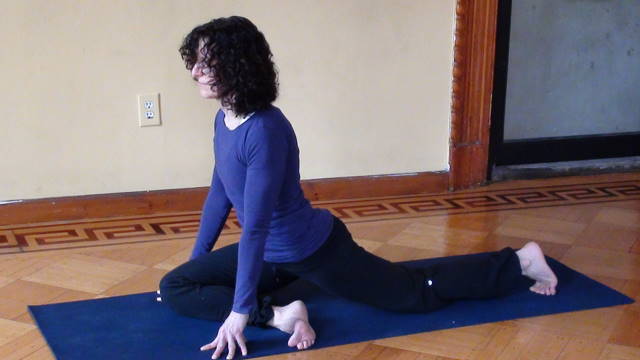 Knee Pain in Pigeon Pose: Why Does It Happen To Me?